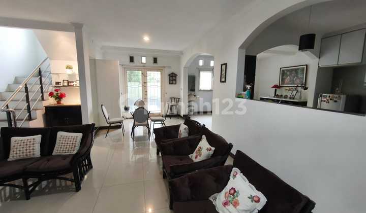 Wangsakerta Hook Furnished 1 Bedroom + 1 Study Room, 3 Bathrooms + 1 Kitchen, 3500W, Just Bring Your Suitcase.