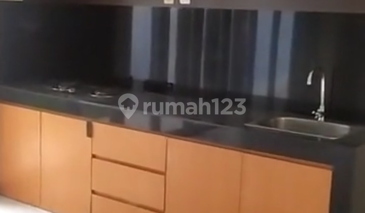 Jingganagara Renov 1.5lantai Kt3 Km1 Kitchenset Wh