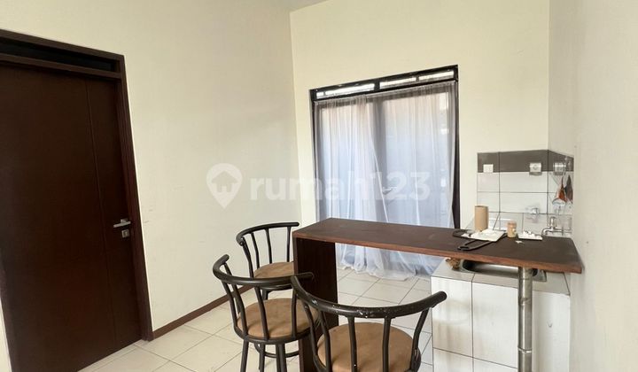 Semi-furnished 2-bedroom 1-bathroom modern 1st floor. Near the city center.