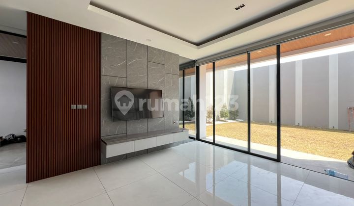 New Lux Renovated 4+1BR 3+1Bath 2Floors AC4 Car2Gar1 Area421m² Land401m² 5500watt 2