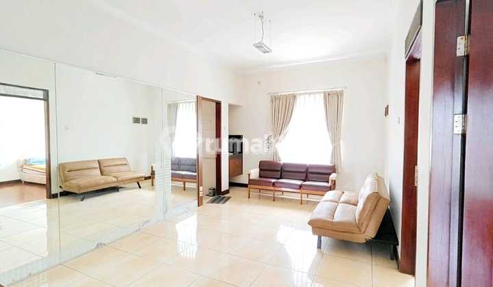 Lux Furnished 2lantai Kt4+1 Lb260 Lt300 Km4+1 Ac3 Wh2 Lux Furnished 2lantai Kt4+1 Lb260 Lt300 Km4+1 Ac3 Wh2