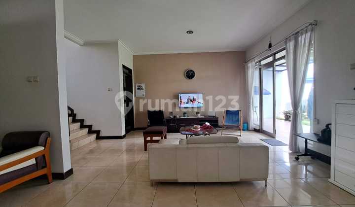 Luxury Furnished 2-story House, 4+1 Bedrooms, Land Area 260, Building Area 300, 4+1 Bathrooms, 3 Air Conditioners, 2 Water Heaters. 2