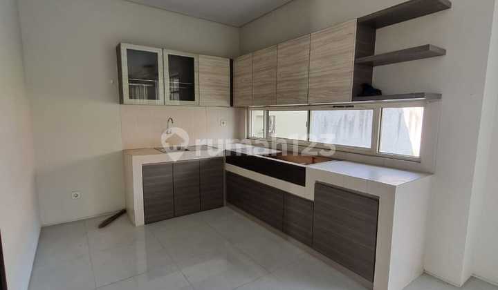 Tejakancana Type 4+1 Km3+1 2 floors Large Garden Kitchen Set Exclusive Layout