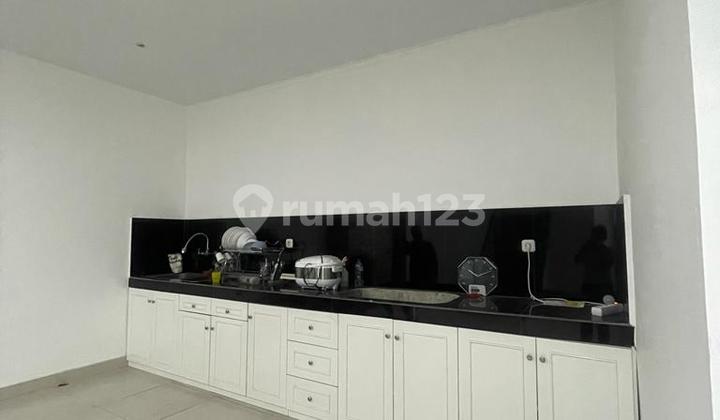 Bathtub + well-maintained, 2 floors, building area 160, 4 bedrooms, 3 bathrooms, land area 108, semi-furnished