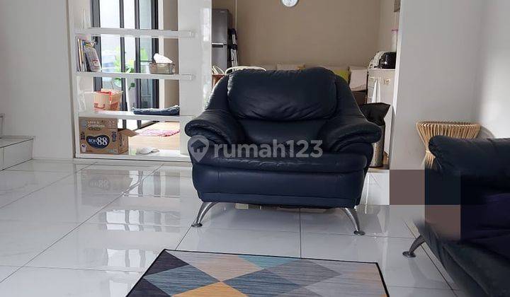 Modern Full Furnished 2lantai Kt3 Km2 Lb120 Lt94 1