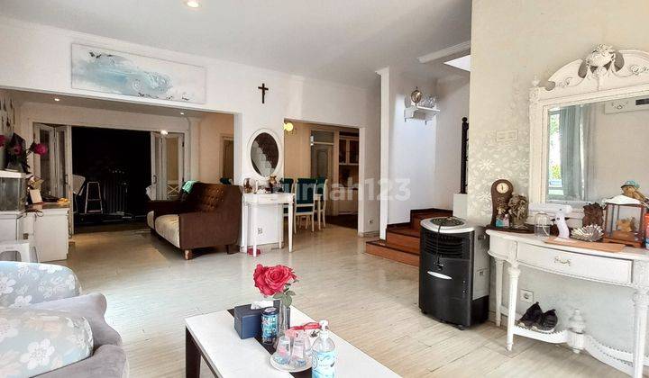Modern 2lantai Furnished Kt3+1 Km2+1 Lt180 Lb130 2