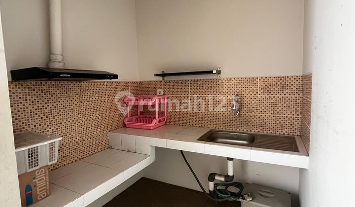 Price Drop Semi-furnished 3BR+1 2nd floor bathroom 162m² land 97m² economical. 2