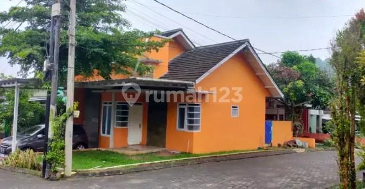 Rumah Cantik Perum Kampung Toga Cluster Rosella Sumedang