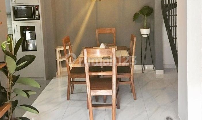 SEWA RUMAH CANTIK 3 LANTAI FULL FURNISH WARUNG JATI JAKARTA SELATAN 2
