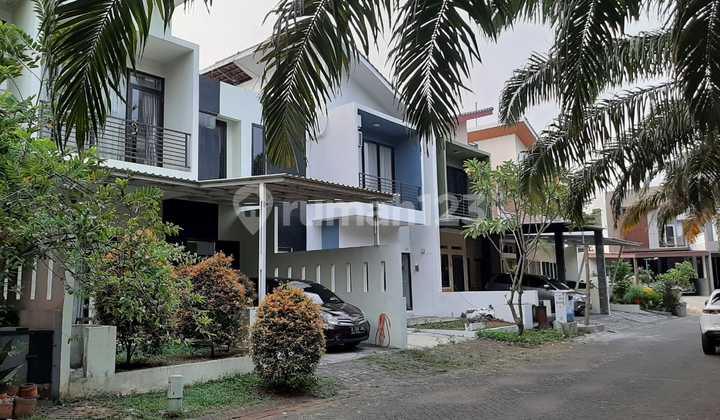 RUMAH CANTIK 2 LANTAI SEMI FURNISH CIBUBUR JAKARTA TIMUR