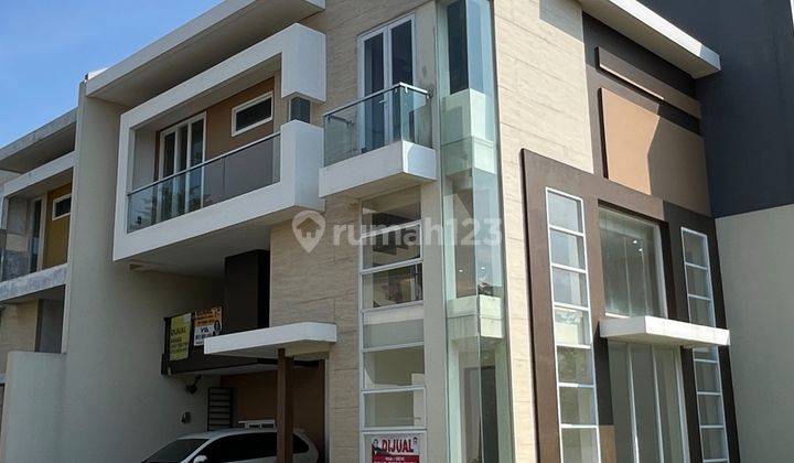 RUMAH CANTIK 3 LANTAI NEW BRAND TB SIMATUPANG JAKARTA SELATAN 1