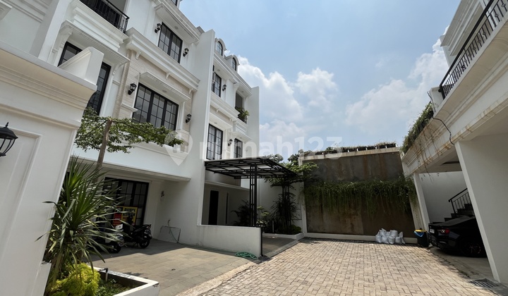 RUMAH CANTIK 3 LANTAI PANCORAN JAKARTA SELATAN