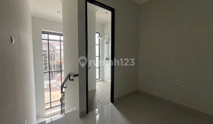 Rumah Cantik Clasik Modern 2 Lantai Nempel Stasiun Lrt Cibubur 2