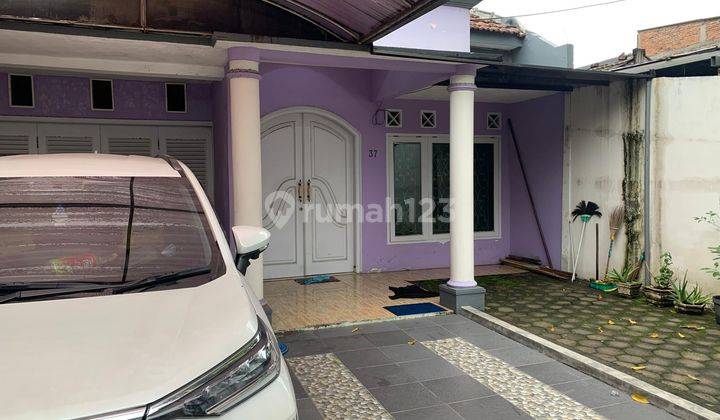 Dijual Rumah daerah wage taman Sidoarjo SHM row jalan lebar  2