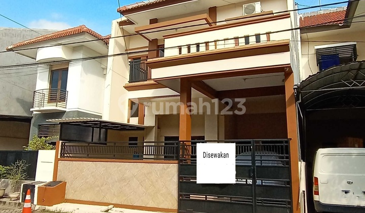 Disewakan Rumah Minimalis 2 Lantai Lebak Indah Regency Dekat Merr 2