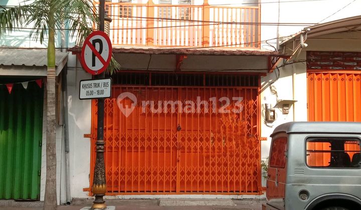 For Rent: 2.5-Story Shop House in Nyamplungan — High Business Potential