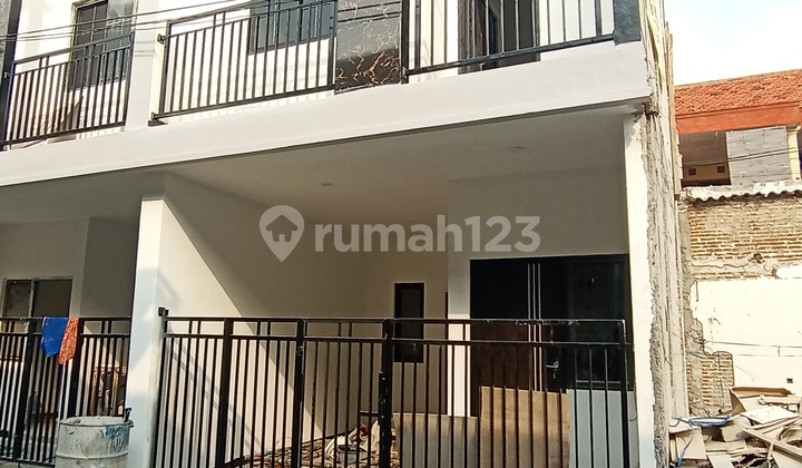 For Sale New Minimalist 2-Story House in Bronggalan Near Dr Soetomo For Sale New Minimalist 2-Story House in Bronggalan Near Dr Soetomo