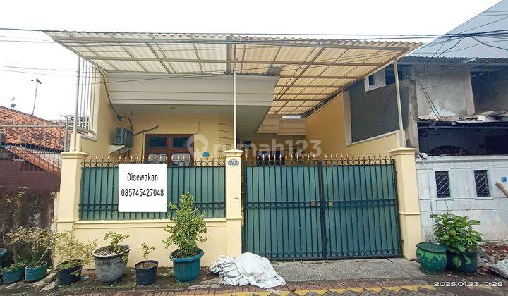 Rumah Disewakan Simokerto Bagus Siap Huni Dekat Pusat Kota 1