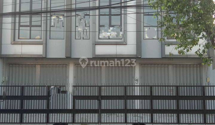 Disewakan Ruko Baru 3lantai Nol Jalan Area Tambak Rejo Siap Huni  2