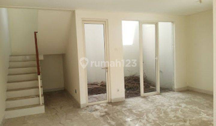 Jual Rugi Rumah 2 Lantai di Grand Pakuwon 2