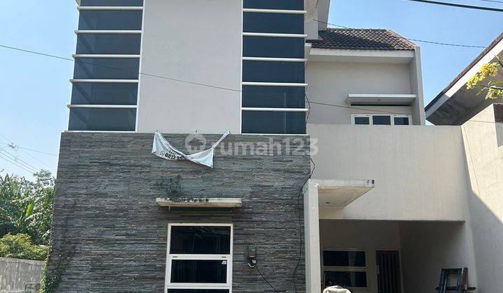 Rumah HGB 2 Lantai Jl. Adi Sucipto Malang 1