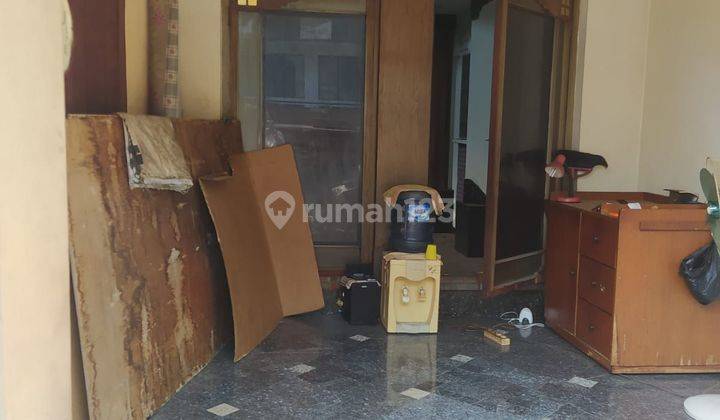 Rumah Tua Hitung Tanah Luas 10x18 Hadap Selatan di Sunter 2