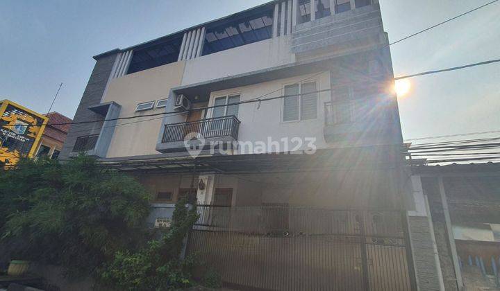 RUMAH BAGUS SUDAH ADA AC DAN KITCHEN SET DI KEMAYORAN 1