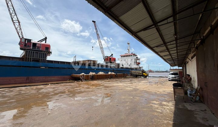 Gudang Siantan Dermaga Sungai Landak Include Tongkang