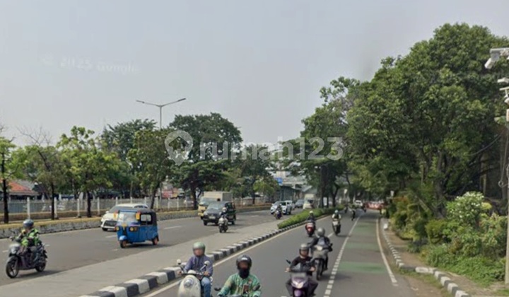 Nice New Renovated Shop House on Cempaka Putih Raya for All Businesses 2