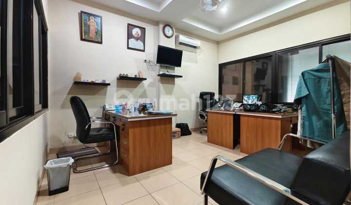 Ruko Sunter Bagus Siap Pakai Ada Lift Barang Hadap Selatan