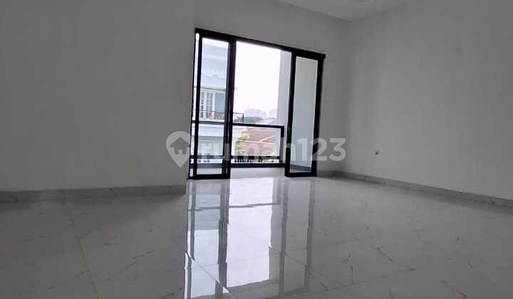 Rumah Kelapa Gading Brand New Aman Banjir Komplek Favorit 6X20 2