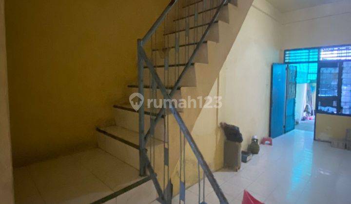  Rumah 3 Lantai Unfurnished Bagus SHM - Sertifikat Hak Milik di Jl. Sei Kera, Medan Perjuangan 2