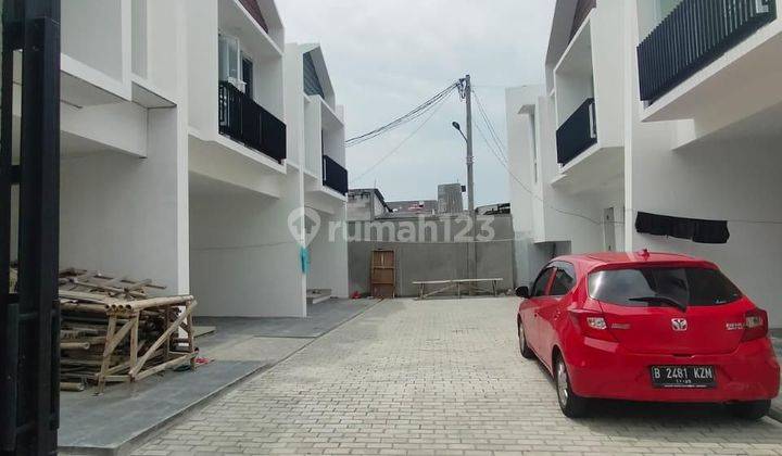 Rumah Cluster Strategis Di Jatwaringin Jakarta Timur  2