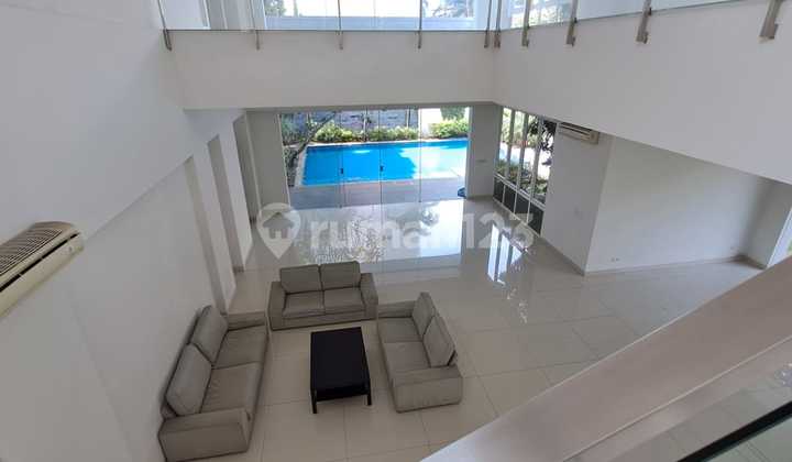 Rumah Hook Mewah 912 m² di Villa Cibubur Indah - Kolam Renang & Bangunan ±1000 m²