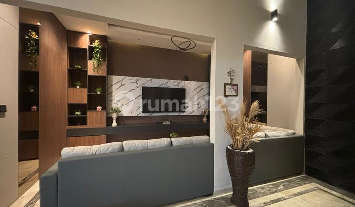 Rumah Mewah 3 Lantai 420 M² di Permata Buana - Semi Furnished, SHM 2
