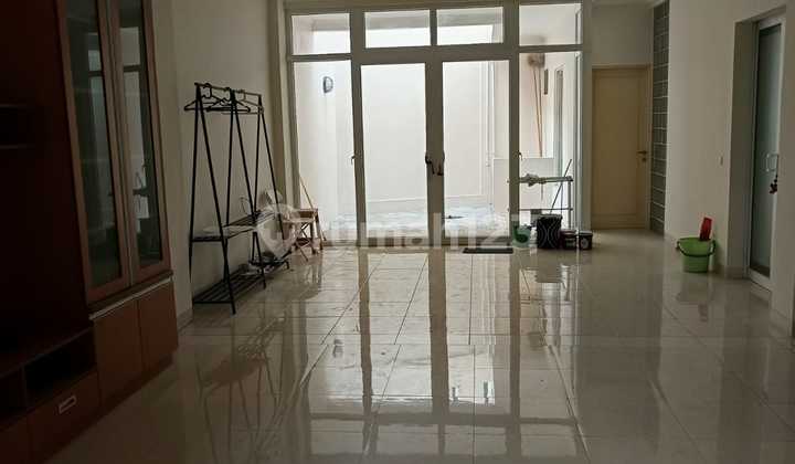 For Quick Sale: Neat, Ready-to-Occupy House in Garnet Cluster, Gading Serpong 2