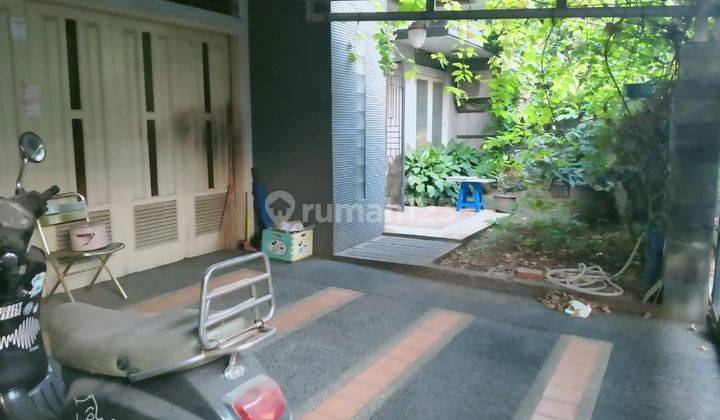 Dijual Rmh 3 Lt.
di Tebet Timur Dalam
jakarta Selatan 1