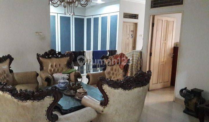 Dijual Rmh 3 Lt.
di Tebet Timur Dalam
jakarta Selatan 2