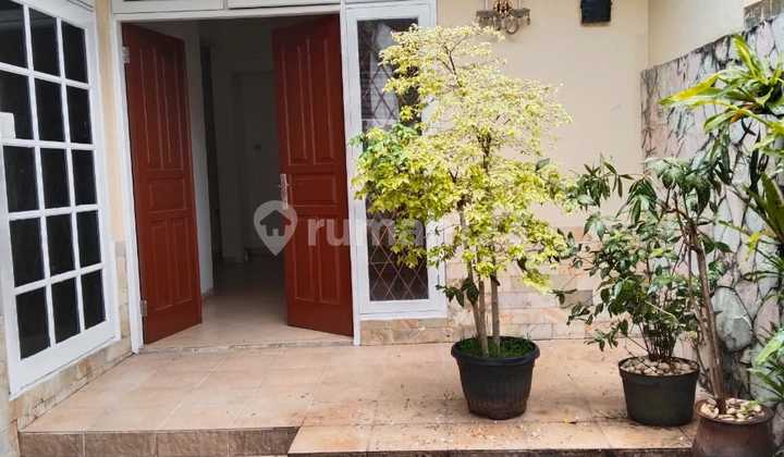 Rumah SHM di Villa Melati Mas 2