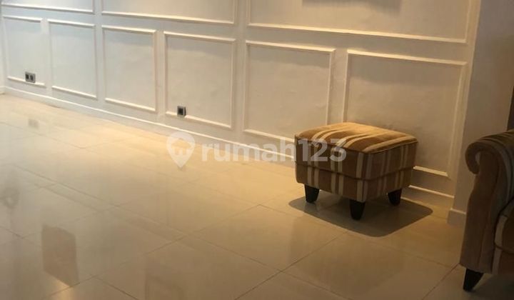 Rumah di Pondok Indah 2 Lantai SHM Bagus, siap huni