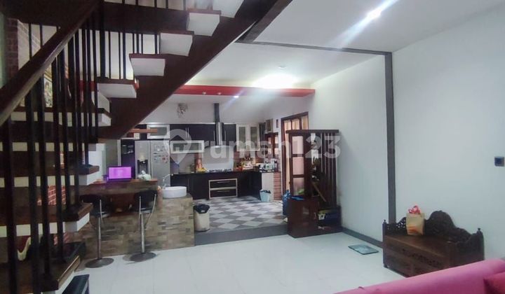 Rumah di Anggrek Loka 2 Lantai SHM Bagus, siap huni