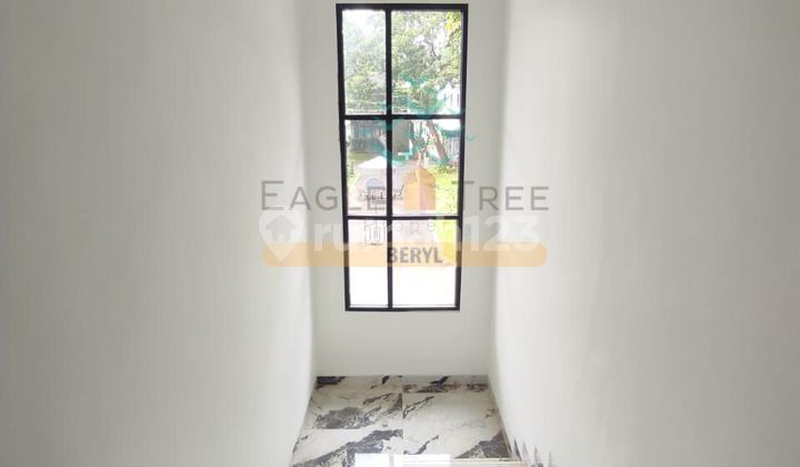 House in Sector 9 Bintaro, 2 Floors with Certificate of Ownership (SHM), move-in ready. 2