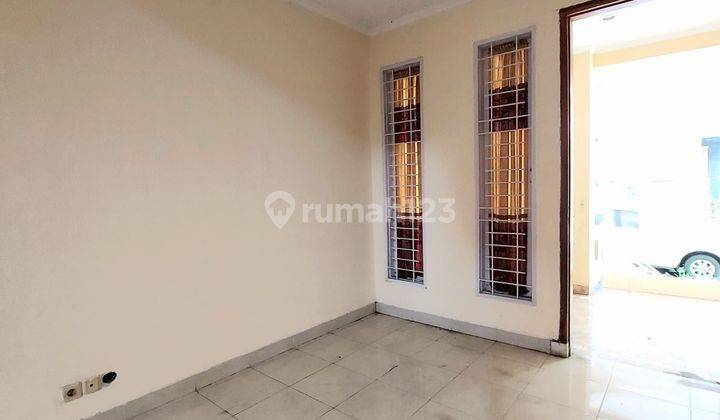 Rumah di Valencia Graha Raya 2 Lantai SHM Bagus, Utara 2