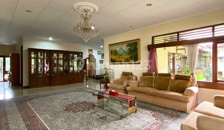 Nice House SHM in Kemang