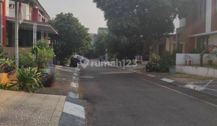 Rumah 2 Lantai Shm Bagus, Siap Huni, Strategis  2