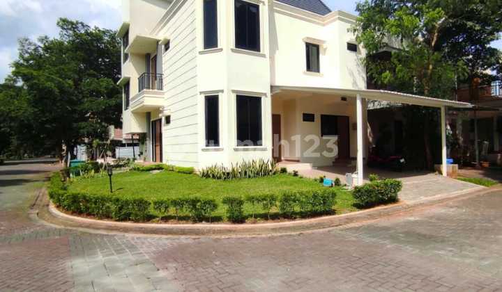 For Sale Corner House Hoek Bsd Eminent Nice House SHM in BSD City 2
