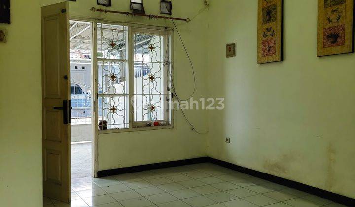 Rumah Kontrakan Bagus Semi Furnished Jelupang, Tangerang 1