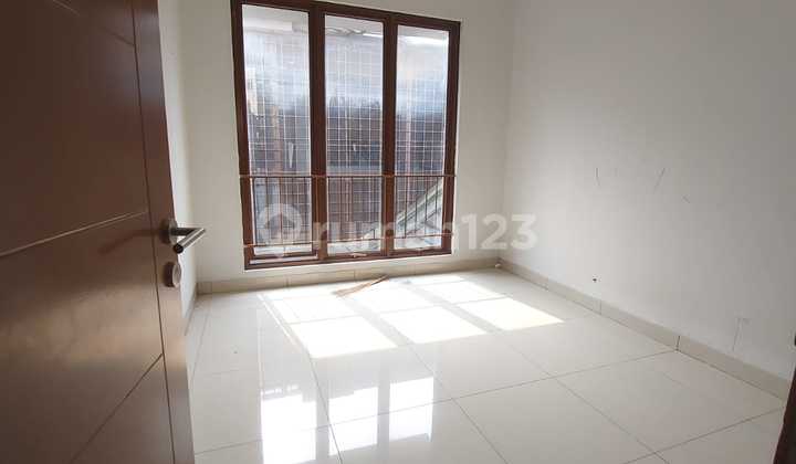 Disewakan Rumah Di Cluster Belleza Graha Raya 1