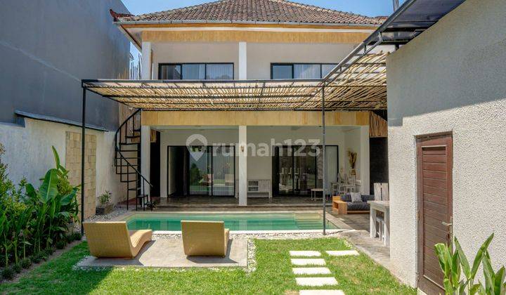 Nice 2 Floor Villa Furnished SHM in Seminyak, Badung 1