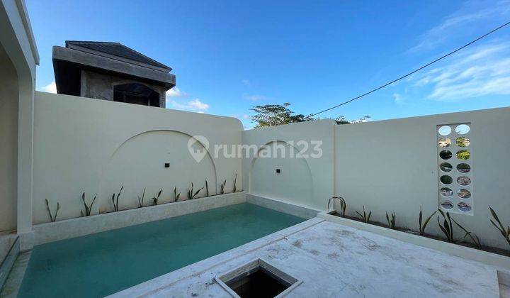 Villa 2 Lantai Unfurnished SHM di Nusa Dua, Badung 2